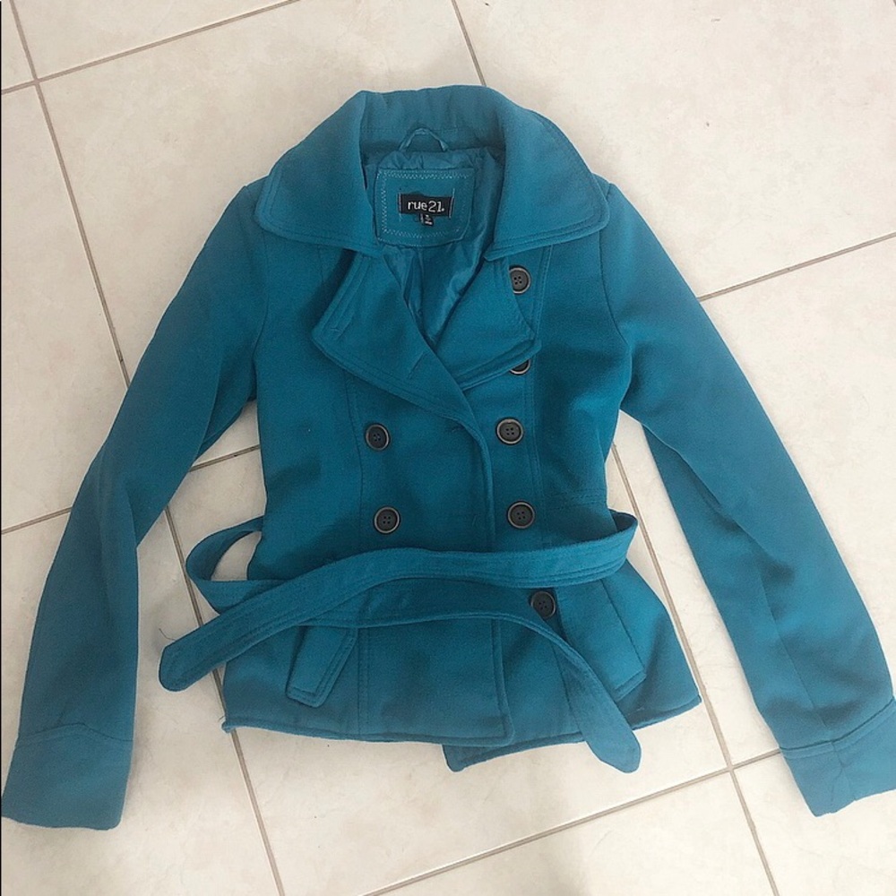 It’s Fall!!!! 🍂🍁 Are you coat ready?!